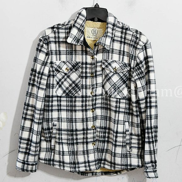 NWT Sage Ladies' Plush Shirt Jacket in White - Picture 2 of 7